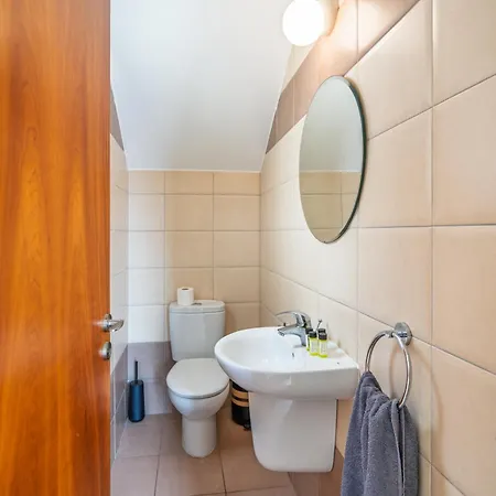 Mambo Private With Pool By The