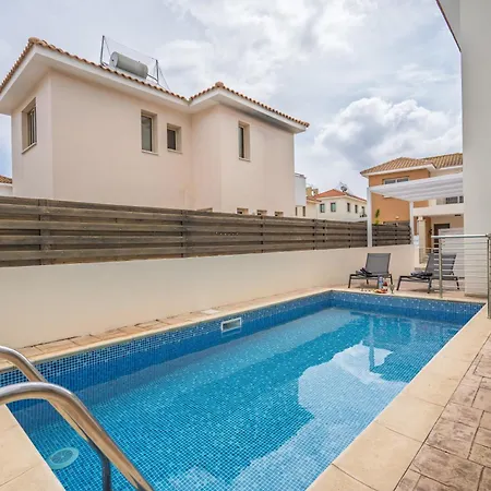 Mambo Private With Pool By The * פאראלימני